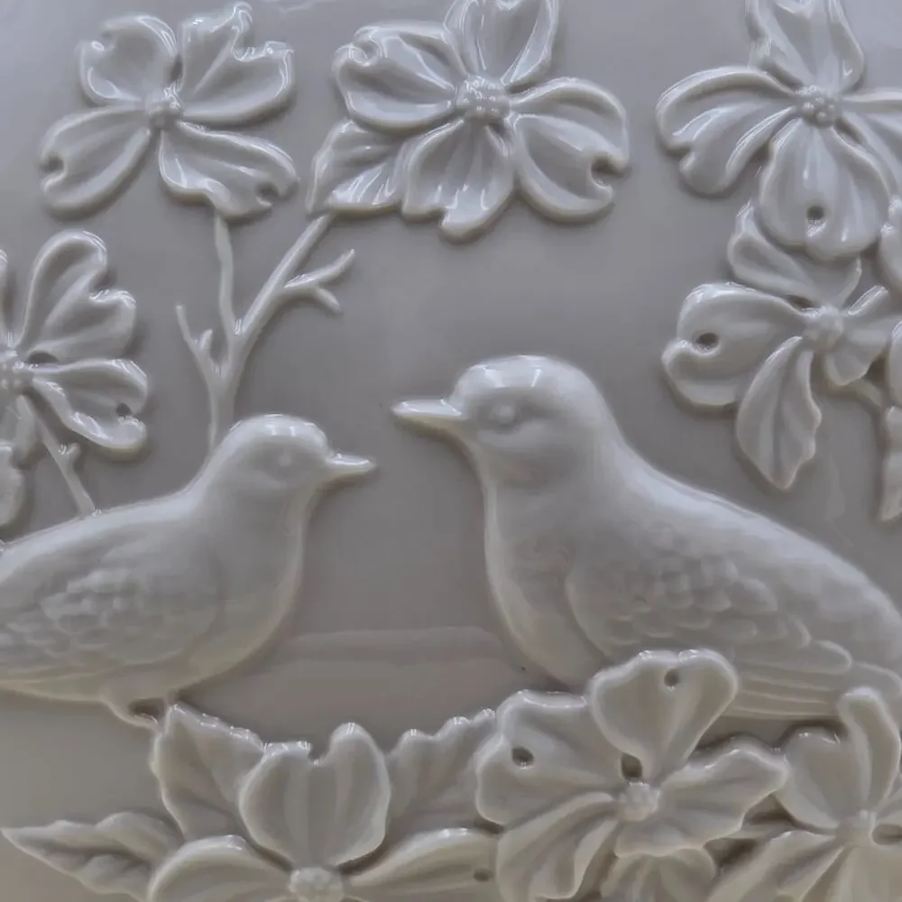 Lenox Spring Seasonal Vase Doves in a Dogwood Tree Legacy Edition 6402861 USA
